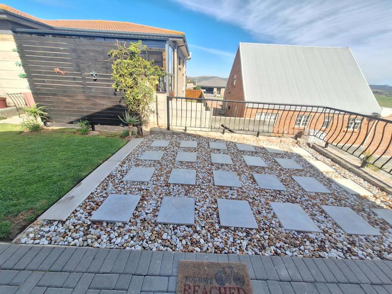 2 Bedroom Property for Sale in Reebok Western Cape